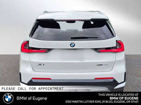 Used 2025 BMW X1 xDrive28i w/ Premium Package AWD/4WD image 4
