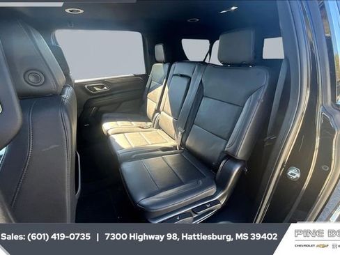 Used 2023 Chevrolet Suburban LT image 19