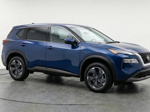 Used 2025 Nissan Rogue SV image 1