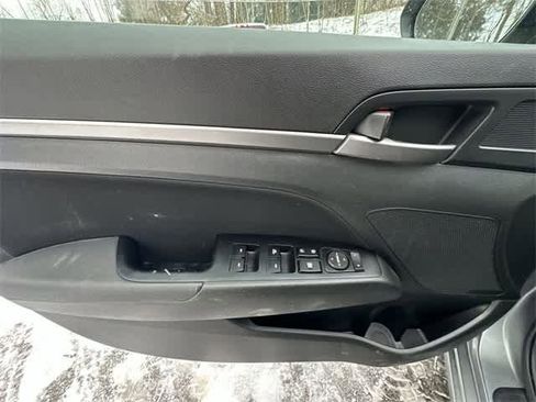 Used 2018 Hyundai Elantra Value Edition w/ Cargo Package image 17
