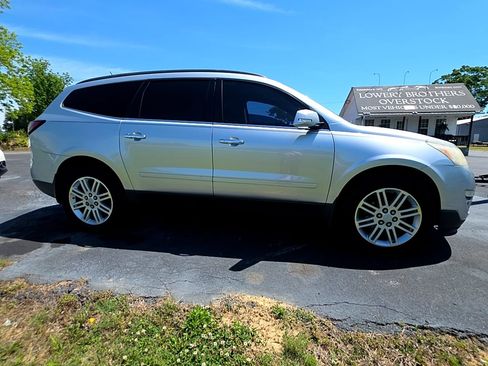 Used 2014 Chevrolet Traverse LT w/ All-Star Edition FWD image 4