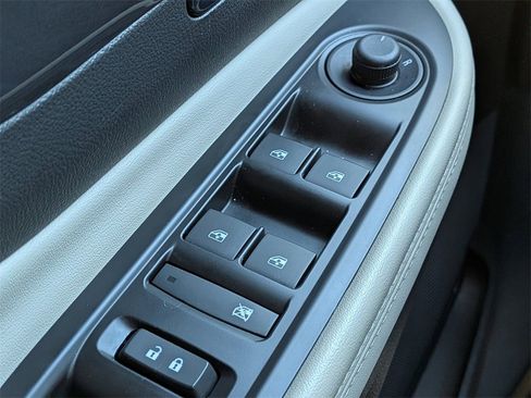 Used 2022 Buick Encore Preferred w/ Safety Package image 23