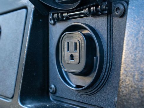 Used 2019 Toyota Tacoma TRD Off-Road w/ Technology Package image 12