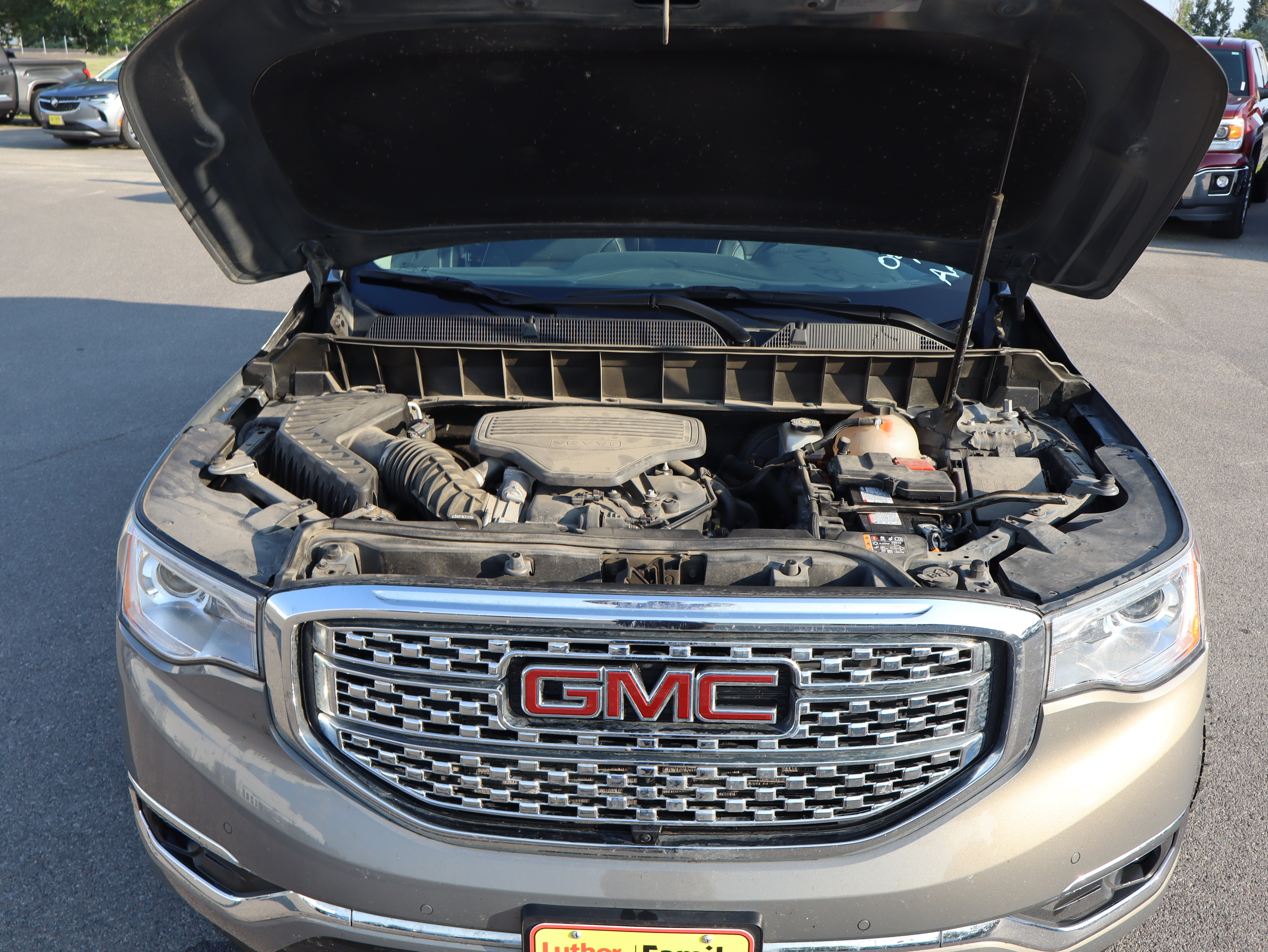 Used 2019 GMC Acadia Denali w/ Technology Package AWD/4WD image 16