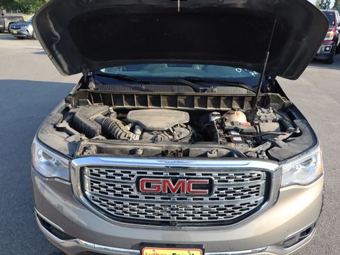Used 2019 GMC Acadia Denali w/ Technology Package AWD/4WD image 16