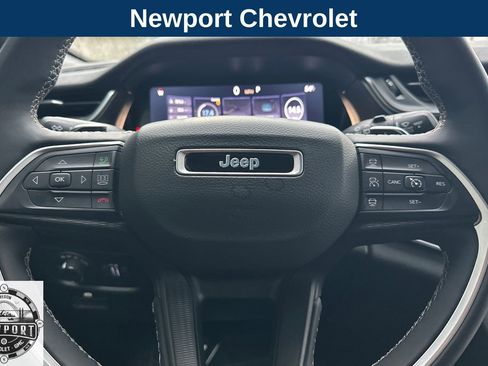 Used 2023 Jeep Grand Cherokee L Laredo image 25