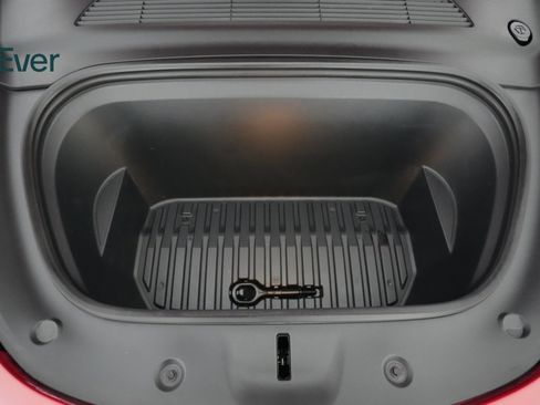 Used 2021 Tesla Model Y Long Range image 23