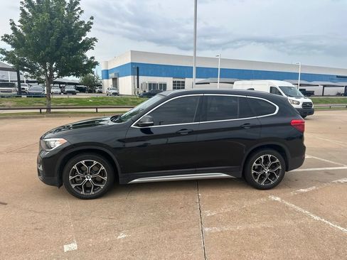 Used 2021 BMW X1 xDrive28i AWD/4WD image 2