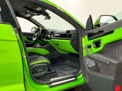 Used 2025 Lamborghini Urus SE image 27