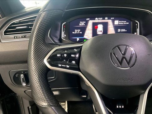 Used 2022 Volkswagen Tiguan SEL R-Line AWD/4WD image 23