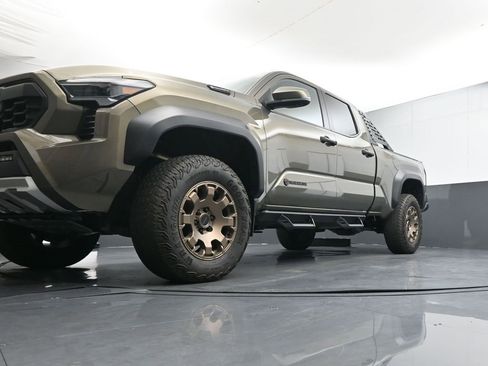 Used 2024 Toyota Tacoma Trailhunter image 35