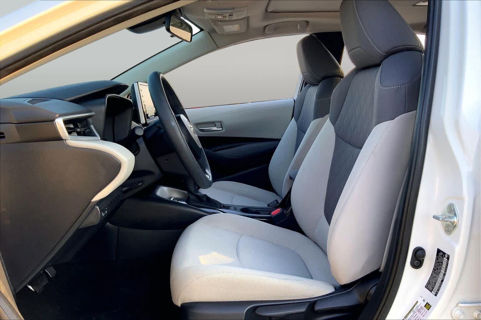 Used 2020 Toyota Corolla LE w/ LE Premium Package FWD image 4