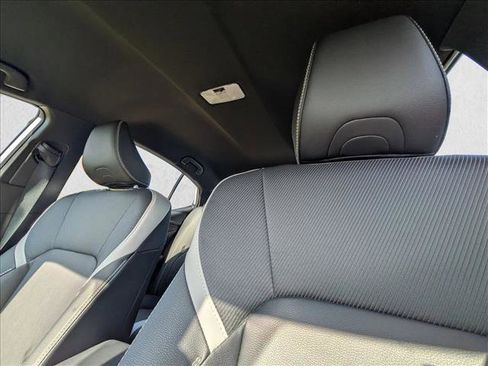 Used 2025 Toyota Camry SE image 15