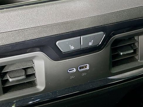 Used 2025 GMC Sierra 1500 AT4 w/ AT4 Premium Package image 27