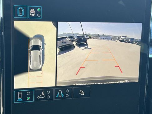 Used 2025 GMC Acadia Elevation image 15