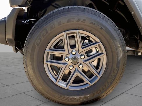 Used 2024 Jeep Wrangler Sport S image 11