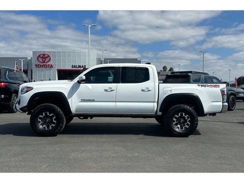 Used 2023 Toyota Tacoma TRD Off-Road AWD/4WD image 7