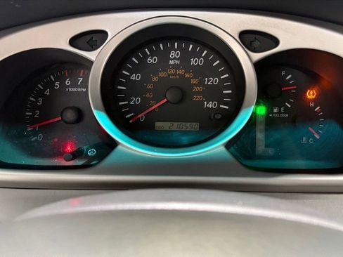 Used 2006 Toyota Highlander Limited AWD/4WD image 26