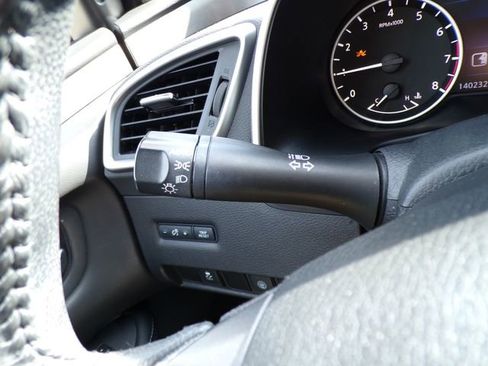 Used 2020 Nissan Murano SV image 18