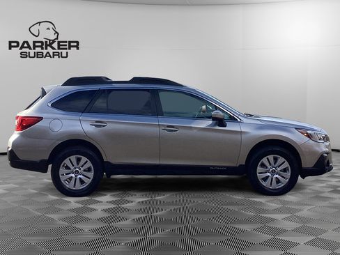 Used 2019 Subaru Outback 2.5i Premium image 6