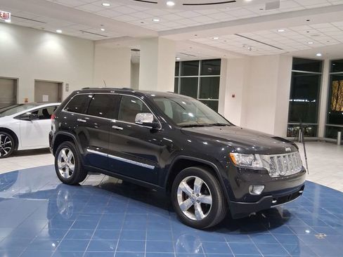Used 2012 Jeep Grand Cherokee Overland Summit image 5