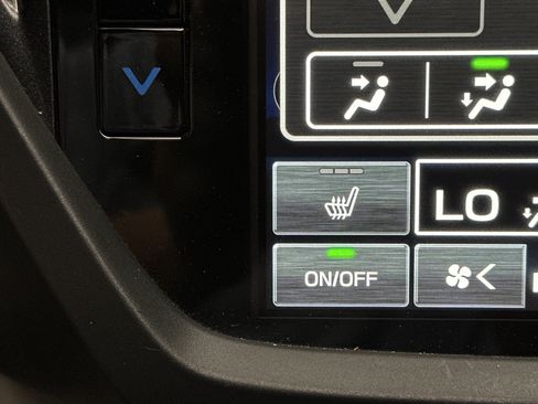 Used 2025 Subaru Forester Premium AWD/4WD image 33