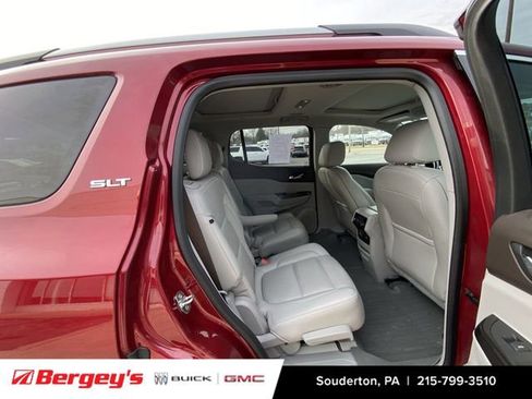 Used 2019 GMC Acadia SLT image 24