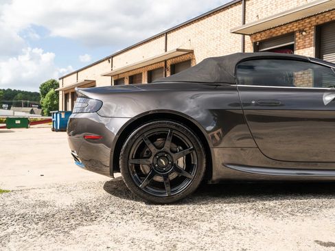 Used 2013 Aston Martin V8 Vantage Roadster RWD image 9