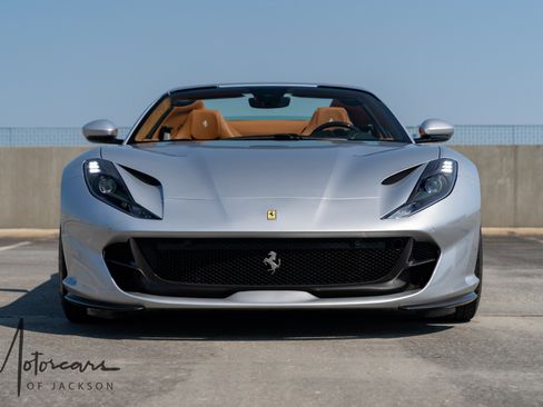 Used 2022 Ferrari 812 GTS image 6