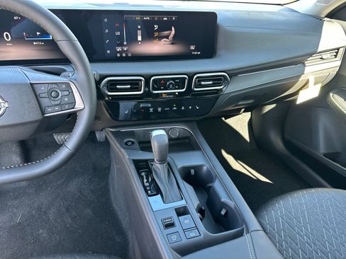 New 2026 Nissan Sentra SV w/ SV Convenience Package FWD image 28