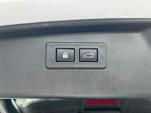 Used 2022 Subaru Outback Premium image 34