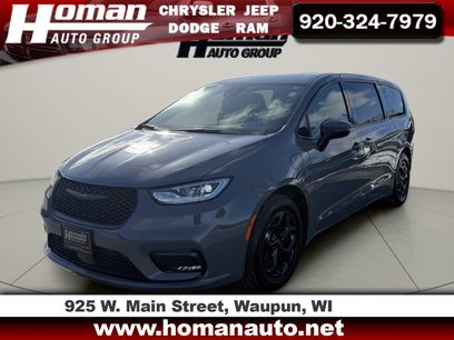 Used 2023 Chrysler Pacifica Touring-L w/ S Appearance Package
