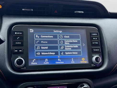 Used 2022 Nissan Kicks SR w/ Interior Electronics Package FWD image 9