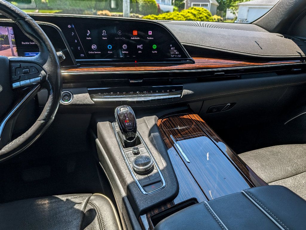 Used 2023 Cadillac Escalade Premium Luxury AWD/4WD image 24