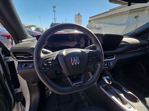 Used 2025 Buick Envista Preferred image 24