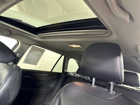 Used 2017 Subaru Outback 3.6R Limited image 13