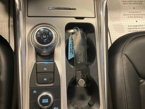 Used 2020 Ford Explorer XLT w/ Equipment Group 202A AWD/4WD image 24