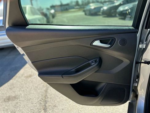 Used 2018 Ford Focus SEL image 21