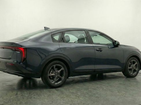 Used 2025 Kia K4 FWD image 9
