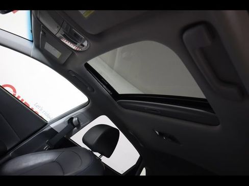 Used 2022 Hyundai Kona Limited FWD image 40