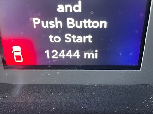 Used 2025 Jeep Gladiator Sport image 15