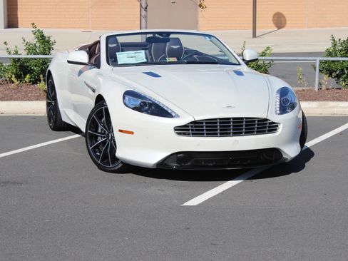 Used 2016 Aston Martin DB9 GT RWD image 13