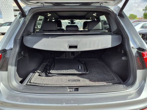 Used 2022 Volkswagen Tiguan SE R-Line image 19
