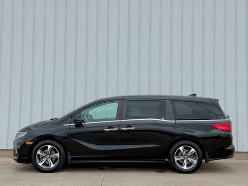 Used 2018 Honda Odyssey Touring image 3