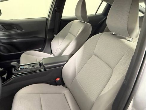 Used 2026 Toyota Prius LE image 31