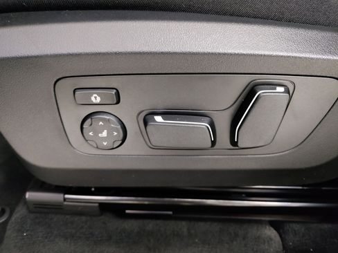 Used 2025 BMW X3 xDrive30i w/ Convenience Package image 13