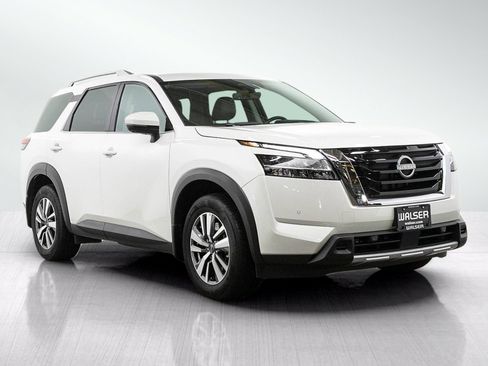 Used 2024 Nissan Pathfinder SL AWD/4WD image 7
