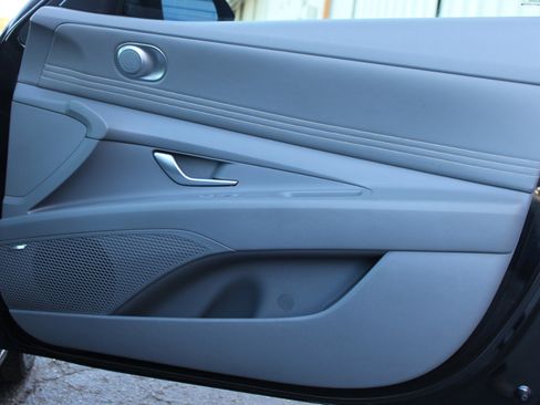 Used 2021 Hyundai Elantra SEL w/ Convenience + Premium Package image 40