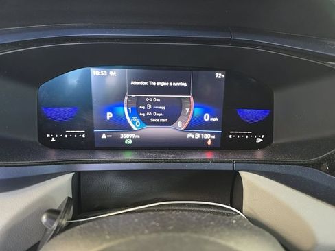 Used 2022 Volkswagen Taos SE w/ Panoramic Sunroof Package AWD/4WD image 8