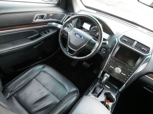 Used 2016 Ford Explorer Limited image 9